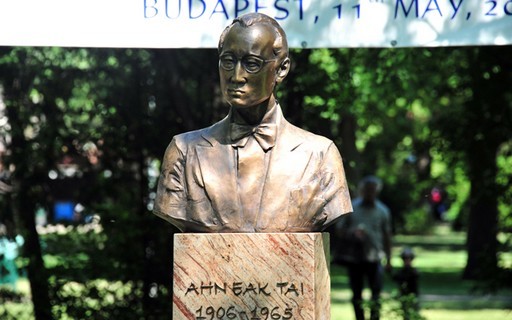 Szobrot kapott Ahn Eak Tai dél-koreai zeneszerző a Városligetben | kép forrása: www.budapest.hu / Majtényi Mihály