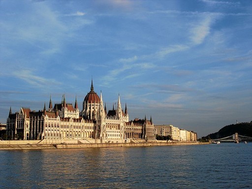 Zajlik az árvíz elleni védekezés a Duna budapesti szakaszán | kép forrása: wikipedia.org