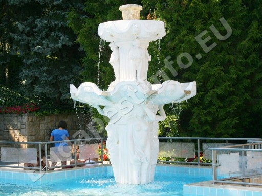 Csillaghegyi Strandfürdő - kimunkált vízi szökőkút