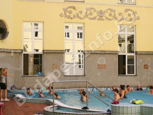 Lukács Gyógyfürdő - szabadtéri aqua fitness