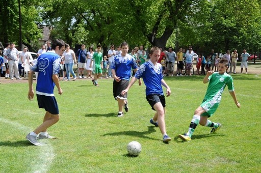 Mini-futballpálya létesült a XVIII. kerületi Martinovics téren