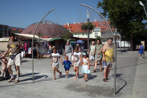 Párakapu alatt hűsölhetnek az újpesti Bajnok Terasz nézői