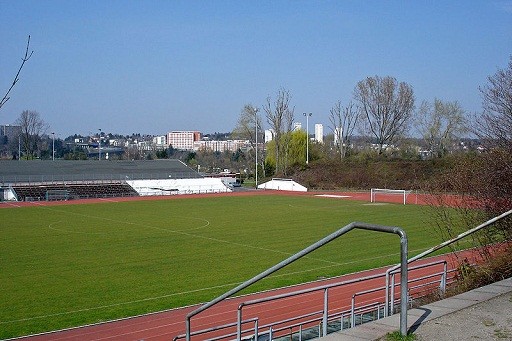 Újbudán avatták fel hazánk első rezgéscsillapítós focipályáját | kép forrása: wikipedia.org