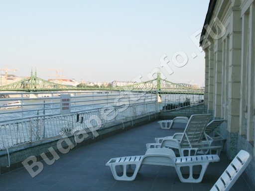 Rudas Gyógyfürdő - napozóterasz a Duna felöli oldalon