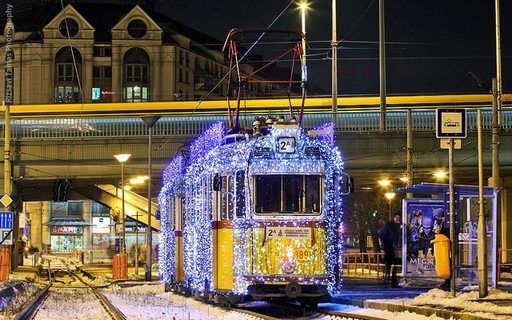 Vasárnaptól három vonalon közlekedik az ünnepi Fényvillamos Budapesten