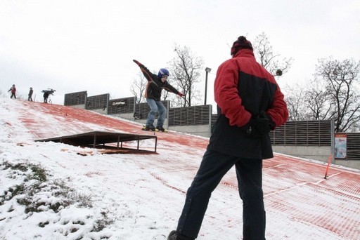 Újra megnyitott a XVIII. kerületi Bókay-kert sípályája | kép forrása: www.bp18.hu
