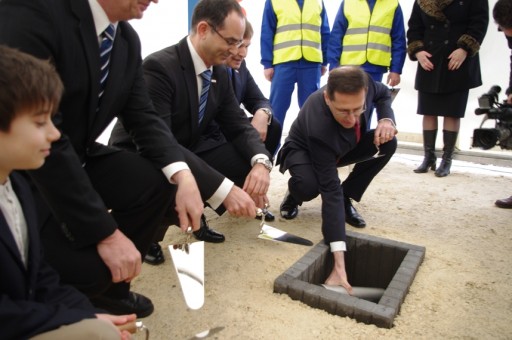 Varga Mihály jelenlétében tették le a Bosch-épület alapkövét Kőbányán