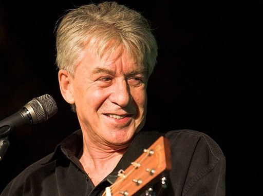 Ősszel már állhat Cseh Tamás szobra az újbudai Szent Gellért téren | kép forrása: wikipedia.org