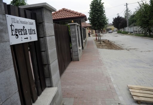 Megszűnik a zavaró por a pestszentimrei Égerfa és Platánliget utcában