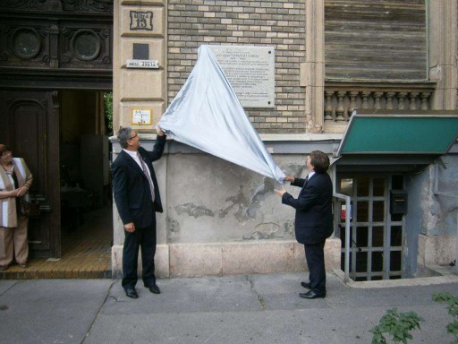 Emléktáblát kapott Kőbányán Gerlóczy Károly egykori alpolgármester