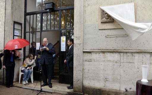 Emléktáblát kapott Horn Gyula egykori XIII. kerületi lakóhelyén | kép forrása: MTI / Illyés Tibor