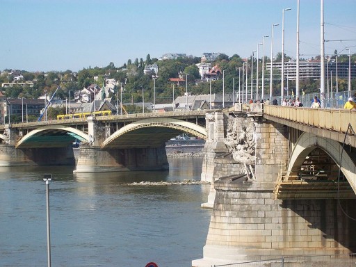 Holnap folytatódnak a Margit hídhoz kapcsolódó felújítási munkák | kép forrása: wikipedia.org