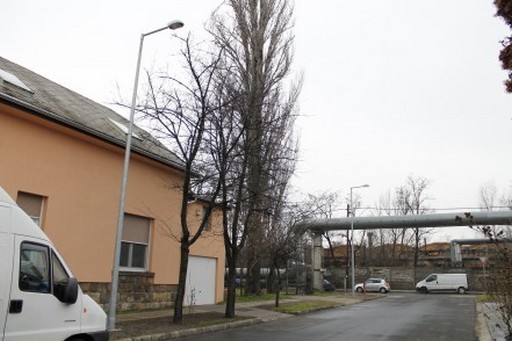 Új lámpák segítik a tájékozódást az újpesti Elem és Ódry utca sarkán