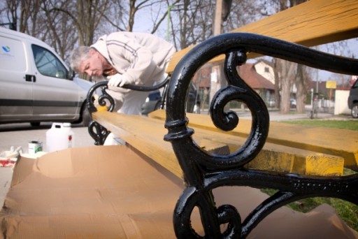 Felújítják Pestszentlőrinc-Pestszentimre padjait | kép forrása: www.bp18.hu