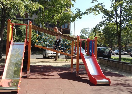 Újabb játszóteret adott át Riz Levente, Rákosmente polgármestere