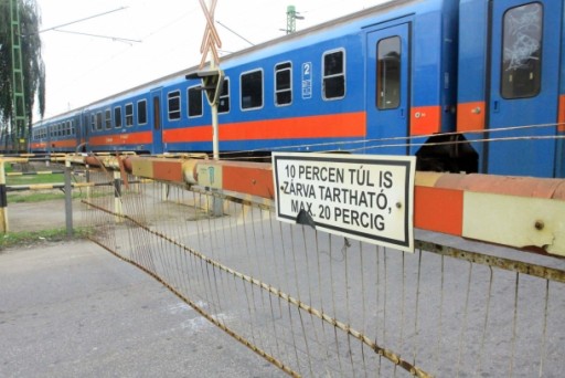 Májusra megújulhat a a szemeretelepi vasúti átjáró