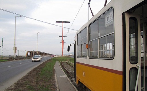 Forgalomba helyezték a budapesti 1-es villamos felújított szakaszát