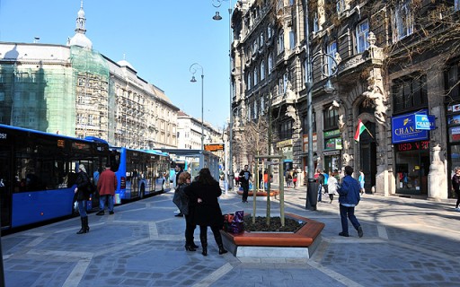 Tarlós István jelenlétében adták át a felújított Ferenciek terét | kép forrása: www.budapest.hu