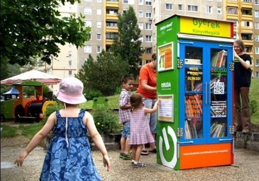 Újabb Gyerek Könyvmegállót adott át az Óbudai Platán Könyvtár | kép forrása: www.obuda.hu