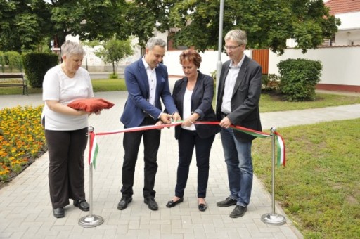 Felavatták a Zöldprogram keretében megújult Hunyadi teret Kispesten | kép forrása: www.gajdapeter.hu