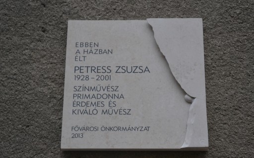 Emléktáblát kapott Petress Zsuzsa primadonna a XII. kerületben | kép forrása: www.budapest.hu / Schmidt Péter